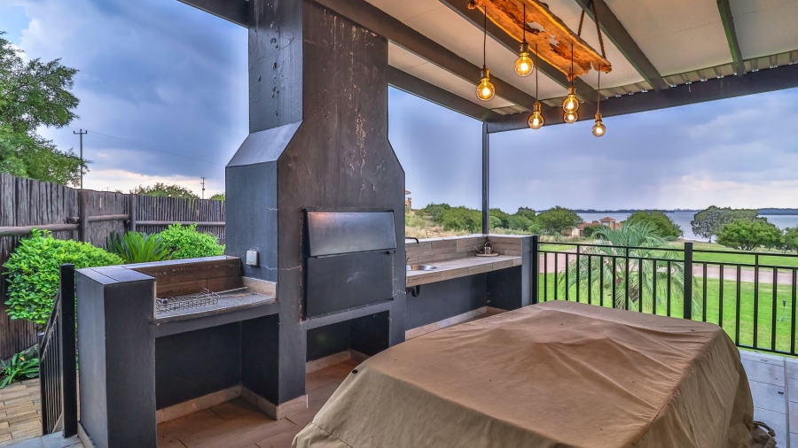 5 Bedroom Property for Sale in Oranjeville Free State